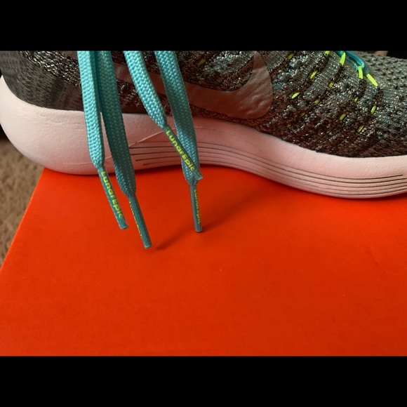 Nike kids shoes - Picture 2 of 8